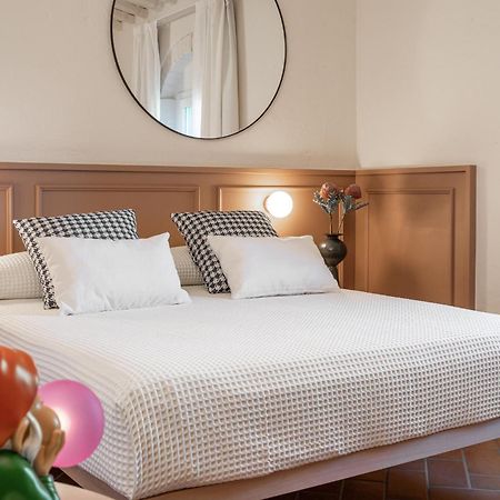 Scarlea Rooms Cecina  Buitenkant foto
