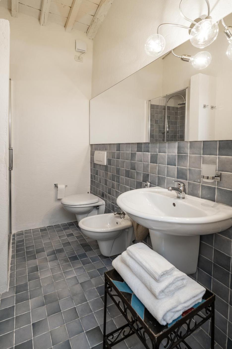 Scarlea Rooms Cecina  Buitenkant foto