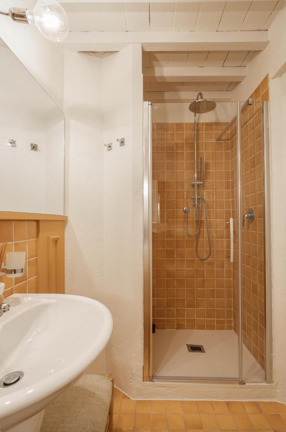 Scarlea Rooms Cecina  Buitenkant foto