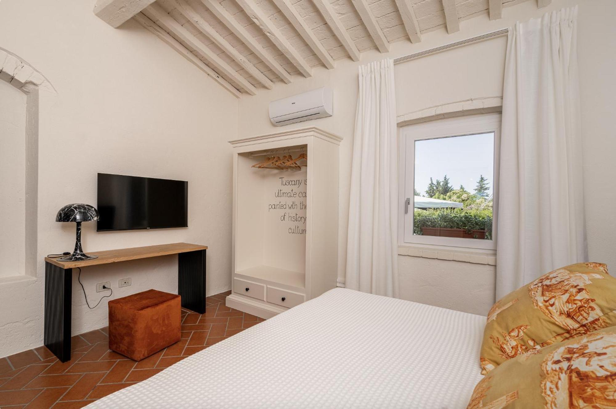 Scarlea Rooms Cecina  Buitenkant foto
